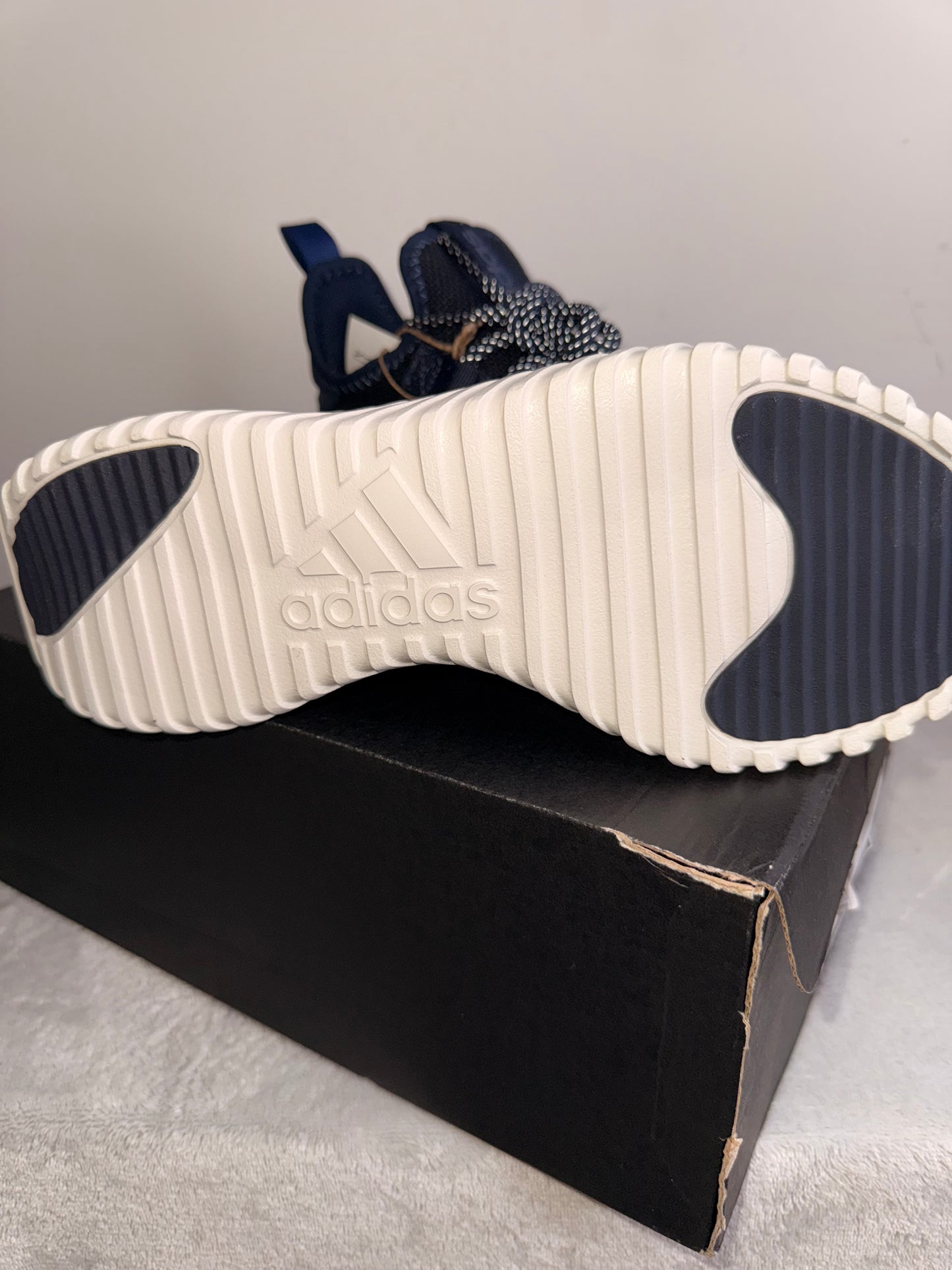 Adidas Kaptir 3.0 Running Shoes Navy/White – Men’s 8 / Women’s 9 – NEW in Box